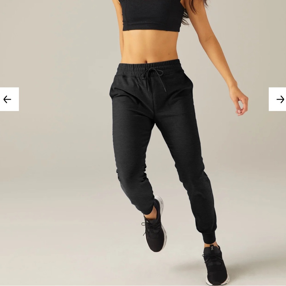 Beyond Yoga Spacedye commuter jogger